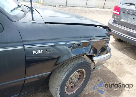 1993 Ford Ranger z USA, uszkodzony, nr VIN 1FTCR10A1PUA64391